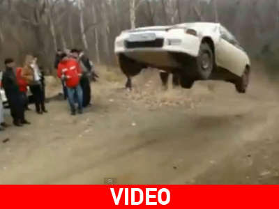 Μαντέψτε πού κατέληξαν μετά από αυτό το άλμα…